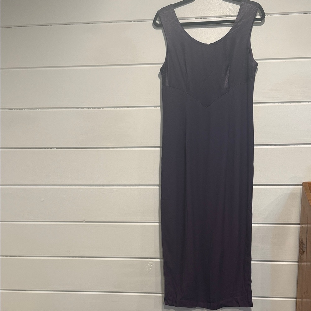 Chic Black Sleeveless Midi Dress. Size - 8